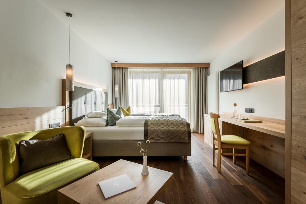 Hotel La Fradora - Dolomites Hotel ซานกัสซิอาโน ภายนอก รูปภาพ