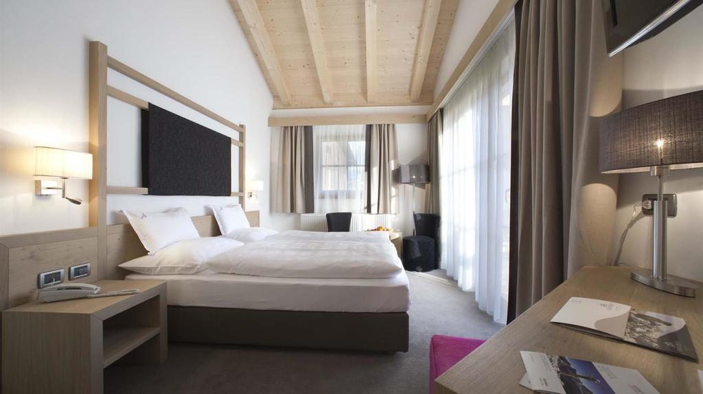 Hotel La Fradora - Dolomites Hotel ซานกัสซิอาโน ภายนอก รูปภาพ