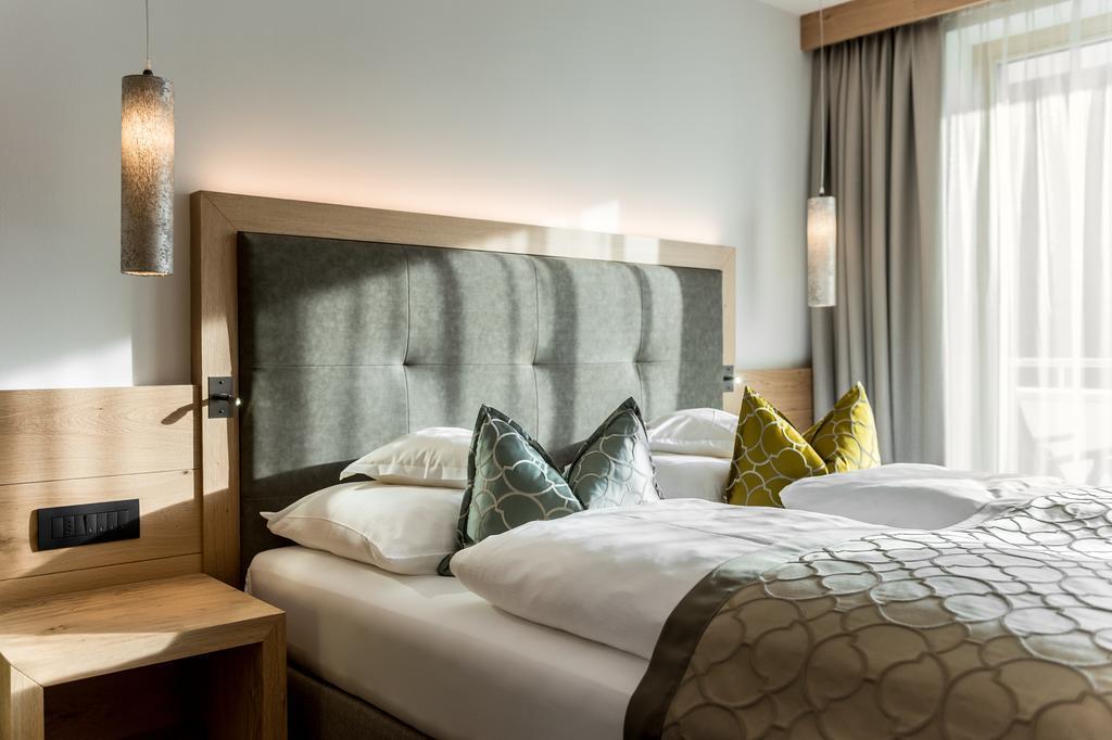 Hotel La Fradora - Dolomites Hotel ซานกัสซิอาโน ภายนอก รูปภาพ