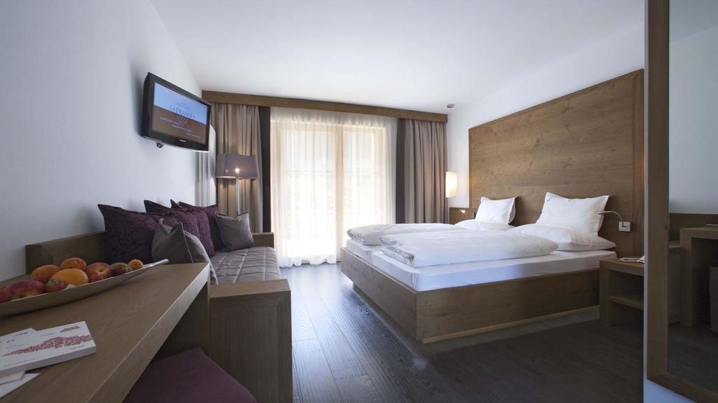 Hotel La Fradora - Dolomites Hotel ซานกัสซิอาโน ภายนอก รูปภาพ