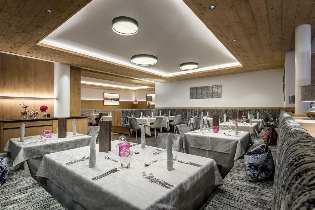 Hotel La Fradora - Dolomites Hotel ซานกัสซิอาโน ภายนอก รูปภาพ