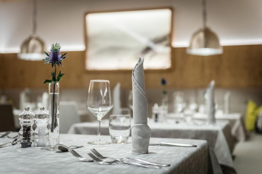 Hotel La Fradora - Dolomites Hotel ซานกัสซิอาโน ภายนอก รูปภาพ