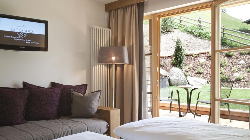 Hotel La Fradora - Dolomites Hotel ซานกัสซิอาโน ภายนอก รูปภาพ