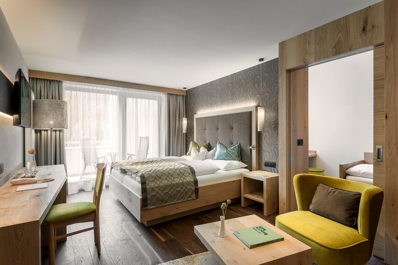 Hotel La Fradora - Dolomites Hotel ซานกัสซิอาโน ภายนอก รูปภาพ