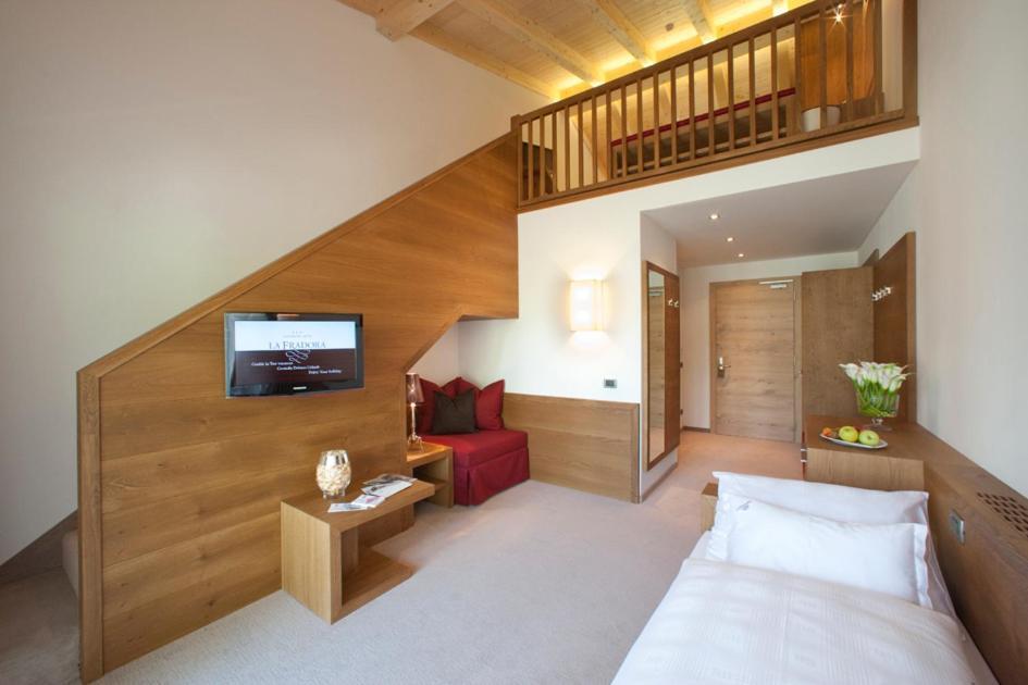 Hotel La Fradora - Dolomites Hotel ซานกัสซิอาโน ภายนอก รูปภาพ