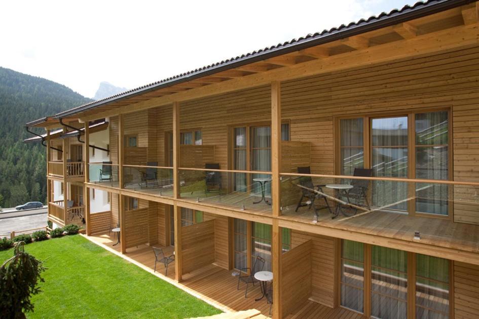 Hotel La Fradora - Dolomites Hotel ซานกัสซิอาโน ภายนอก รูปภาพ