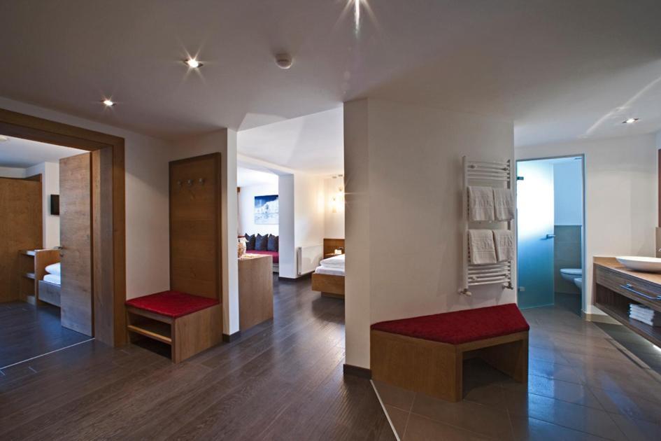 Hotel La Fradora - Dolomites Hotel ซานกัสซิอาโน ภายนอก รูปภาพ
