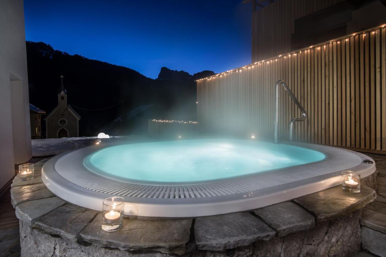 Hotel La Fradora - Dolomites Hotel ซานกัสซิอาโน ภายนอก รูปภาพ